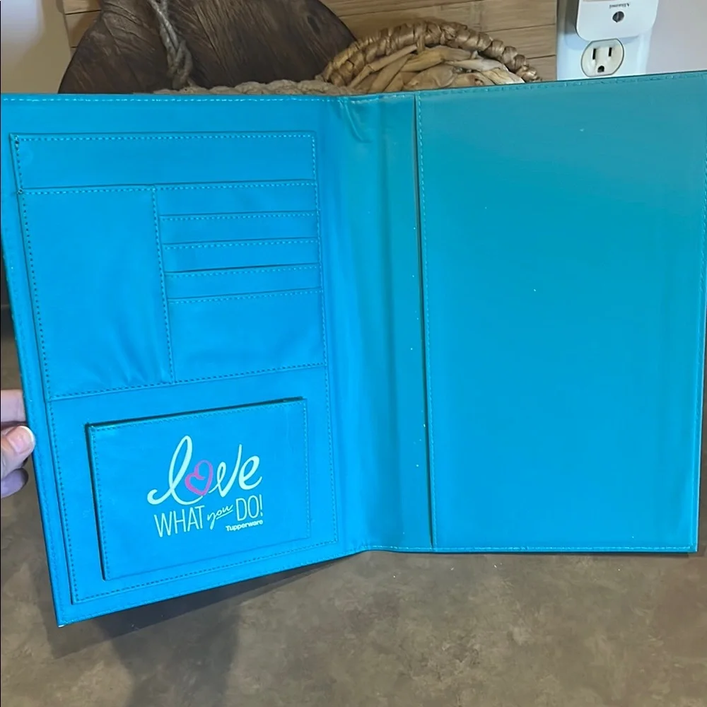 Tupperware Teal Geometric portfolio binder Folder organizer